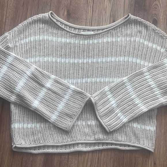 Hollister off the shoulder knit - Picture 3 of 4